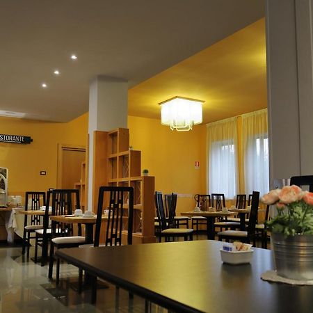 Hotel Romanisio Фоссано Екстер'єр фото