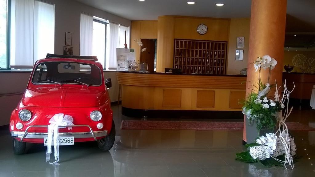 Hotel Romanisio Фоссано Екстер'єр фото