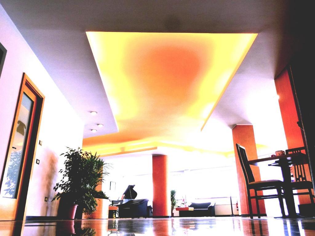 Hotel Romanisio Фоссано Екстер'єр фото