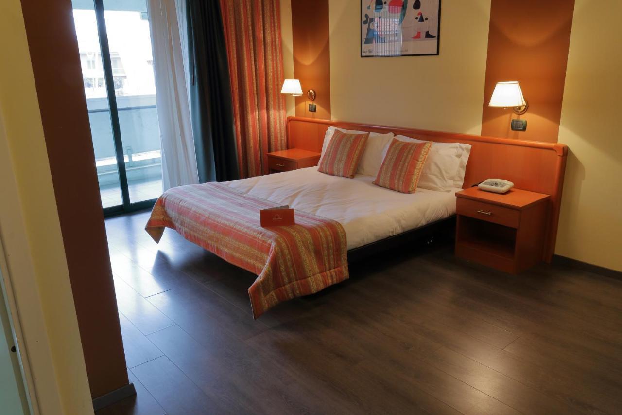 Hotel Romanisio Фоссано Екстер'єр фото