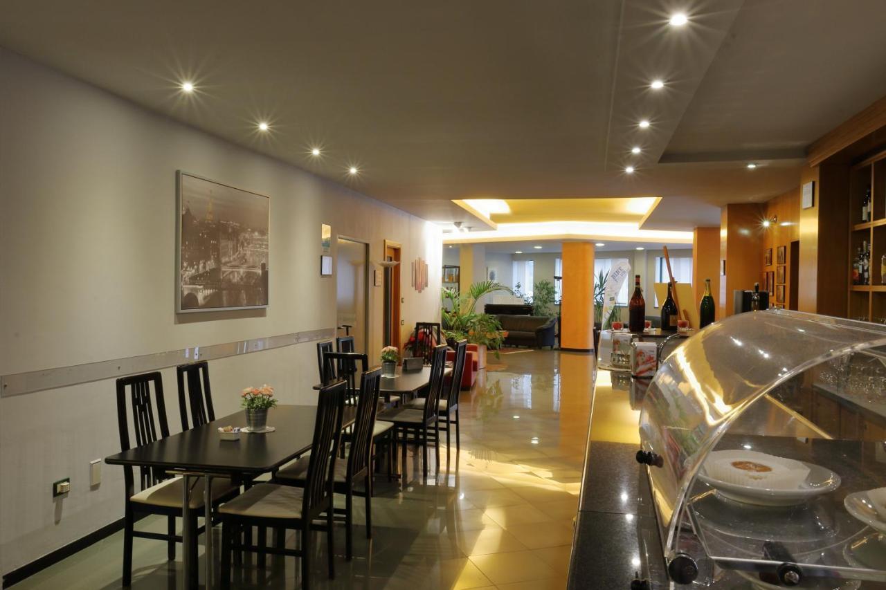 Hotel Romanisio Фоссано Екстер'єр фото